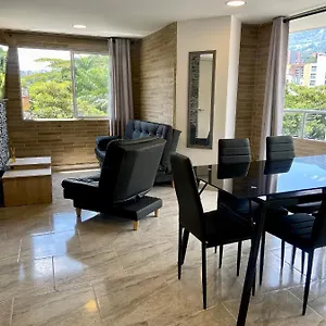 Con Excelente Ubicacion En Envigado
